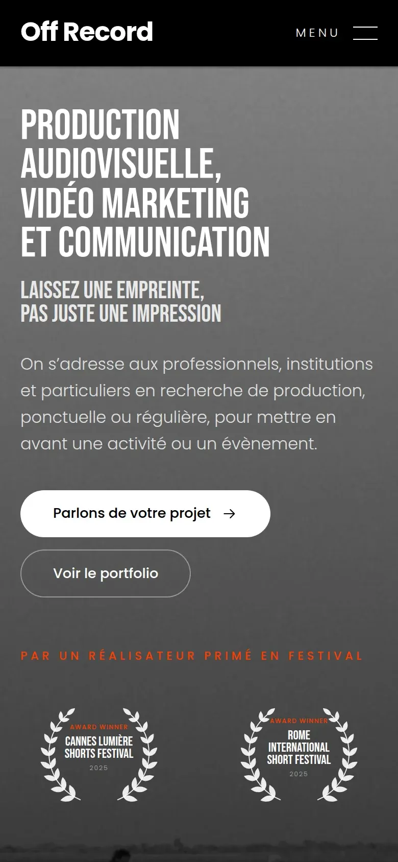 Off Record Production, sur téléphone.